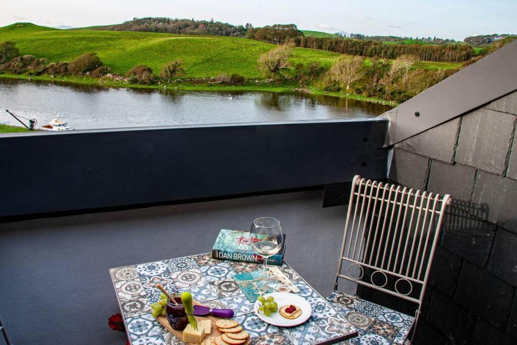Ocean View Penthouse, The Harbour Mill, Westport Apartment Exterior photo